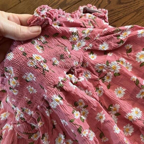 Guess Women's Green Cargo Shorts - Picture 14 of 14